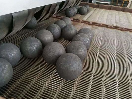 4 pouces 5 pouces ont forgé les boules de meulage des boules solides en métal 60HRC pour le broyeur à boulets