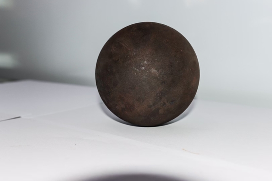 Boules de meulage forgées Médias de meulage de haute qualité pour broyeur à boulets boules de dureté élevée 1-6'
